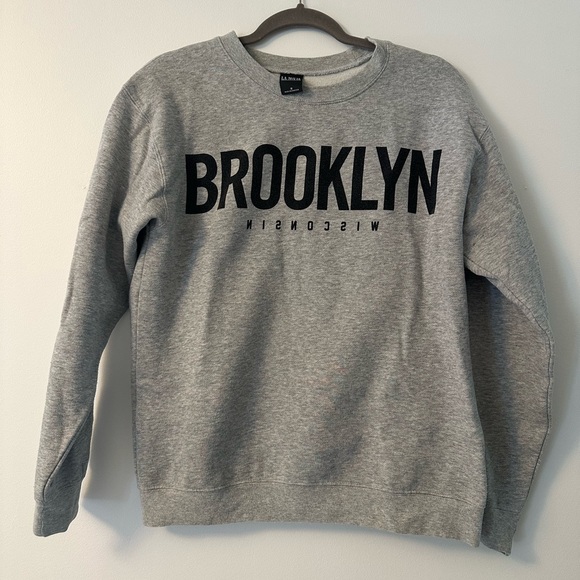 Aritzia La Notte Brooklyn Crewneck, Size Medium - Picture 1 of 3